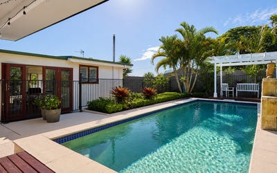/international/au/13-allden-avenue-labrador-qld-151492848/