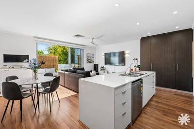 /international/au/13-2-downey-drive-como-wa-151151272/