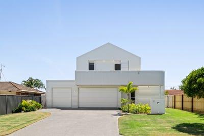 /international/au/27-malinya-drive-buddina-qld-151581520/