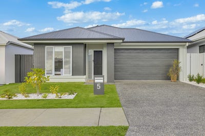 /international/au/5-forest-road-palmview-qld-151205236/