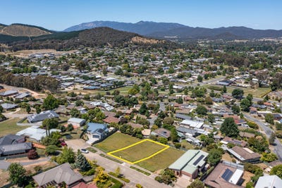 /international/au/14-thomas-street-myrtleford-vic-203511728/