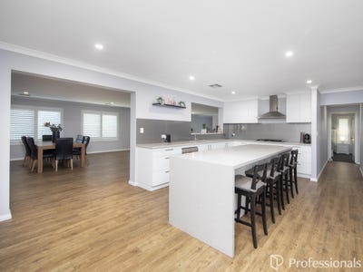/international/au/5-orana-way-helena-valley-wa-151149412/