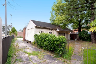 /international/au/1-melton-street-south-auburn-nsw-152426116/