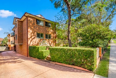 /international/au/unit-2-3-7-gladstone-street-north-parramatta-nsw-147994040/
