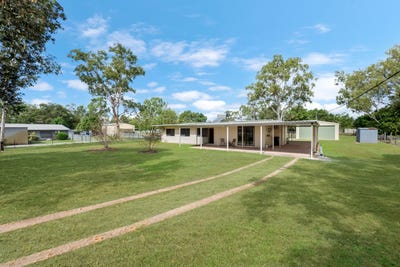 /international/au/11-heferen-crescent-black-river-qld-151248240/