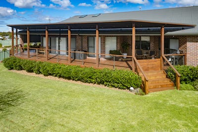 /international/au/24-hinton-terrace-armidale-nsw-148534760/