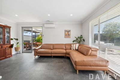 /international/au/10-york-road-greenwood-wa-152567040/