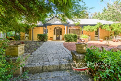 /international/au/11-hawkstone-street-gidgegannup-wa-148467728/