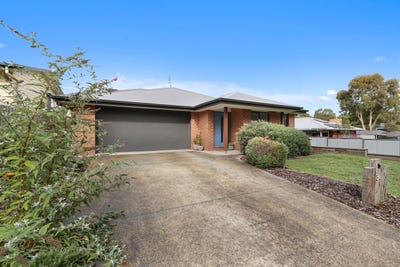 /international/au/34-campbell-street-meeniyan-vic-150919272/