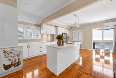 /international/au/42-renton-street-camp-hill-qld-152513564/