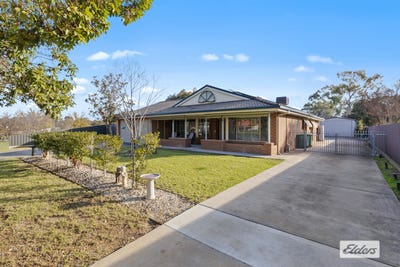 /international/au/111-high-street-howlong-nsw-148361360/