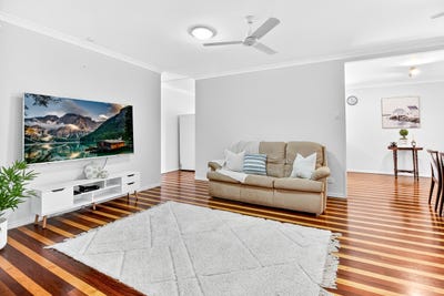 /international/au/1545-dawson-highway-burua-qld-148637636/