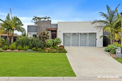 /international/au/6-griffiths-run-broulee-nsw-148195024/
