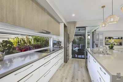 /international/au/93-40-menzies-drive-pacific-paradise-qld-148382440/