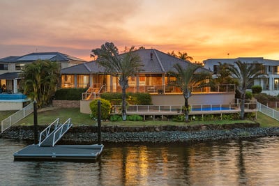 /international/au/8-stargazer-place-clear-island-waters-qld-152459980/