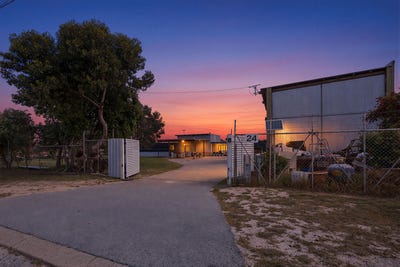 /international/au/24-masters-way-lancelin-wa-152474944/