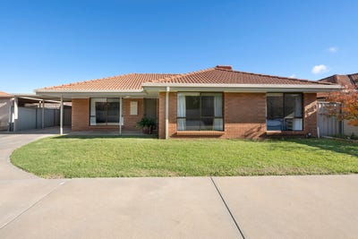 /international/au/2-32-nowie-street-swan-hill-vic-151436376/