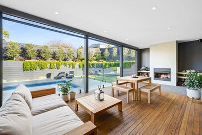 /international/au/19-niblick-street-rye-vic-151464132/