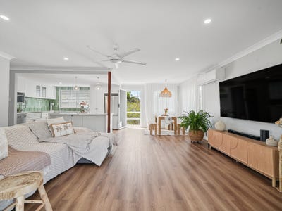 /international/au/63-kurumba-street-kippa-ring-qld-152459640/