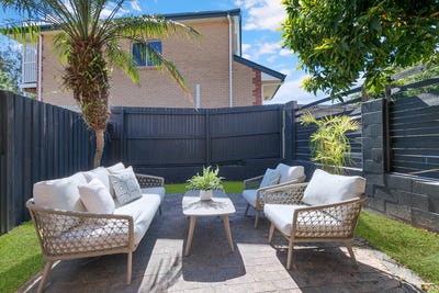 /international/au/2-5-woodford-street-holland-park-west-qld-152277028/