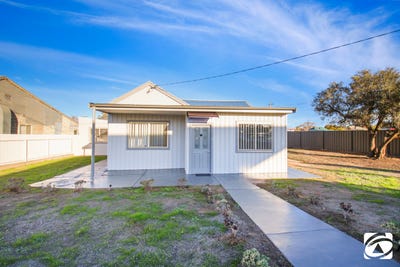 /international/au/535-chettle-street-broken-hill-nsw-148529696/