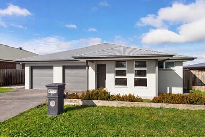 /international/au/17-joseph-hollins-street-moss-vale-nsw-151356880/