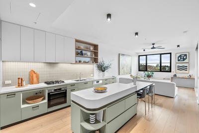 /international/au/205-2a-flinders-street-thornbury-vic-151560160/