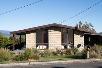 /international/au/4-high-street-deloraine-tas-148425340/