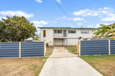 /international/au/31-campbell-street-clinton-qld-152502188/