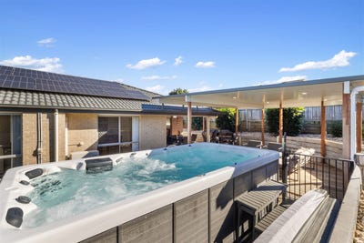 /international/au/54-56-tequesta-drive-beaudesert-qld-151157532/