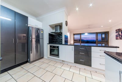 /international/au/14-2-eshelby-drive-cannonvale-qld-151315596/