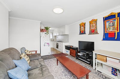 /international/au/39-303-harborne-street-glendalough-wa-152604460/