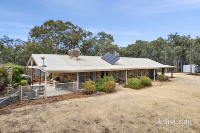 /international/au/180-goldspeck-gully-road-chewton-bushlands-vic-150852288/