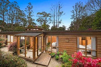 /international/au/1425-mount-dandenong-tourist-road-olinda-vic-152630644/