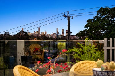 /international/au/2-1-goldsbrough-road-taringa-qld-151174216/