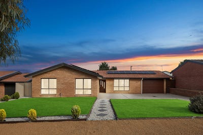 /international/au/173-heagney-crescent-chisholm-act-150816756/