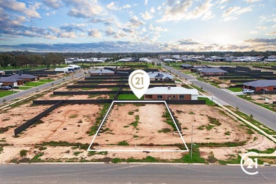 /international/au/15-wattlebird-way-moama-nsw-204553648/