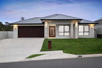 /international/au/9-opera-street-ripley-qld-152533864/