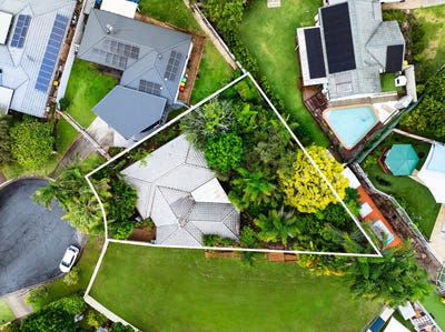 /international/au/8-kenley-court-carrara-qld-151097032/