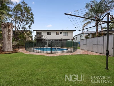 /international/au/2c-thompson-street-bundamba-qld-151228760/