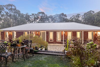 /international/au/27-barton-court-smythesdale-vic-148777064/?lang=id