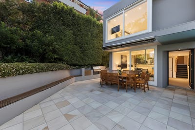 /international/au/2-82-bent-street-neutral-bay-nsw-150844228/