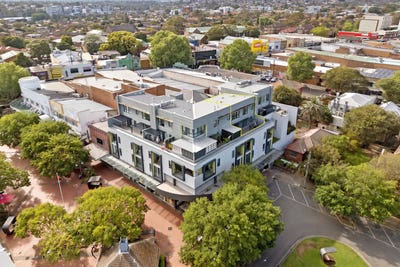 /international/au/20-20-22-anglo-road-campsie-nsw-152594012/
