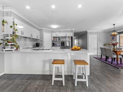 /international/au/5-haimes-ct-collingwood-park-qld-147851084/