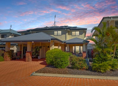 /international/au/108-34-56-elizabeth-street-urangan-qld-151487716/