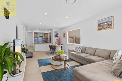 /international/au/28-jacana-close-springfield-qld-148062556/