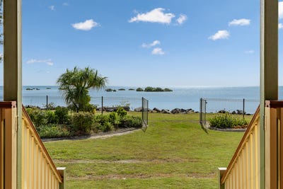 /international/au/20-moreton-street-toogoom-qld-150924816/