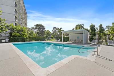 /international/au/23-13-27-fairway-drive-clear-island-waters-qld-152341708/