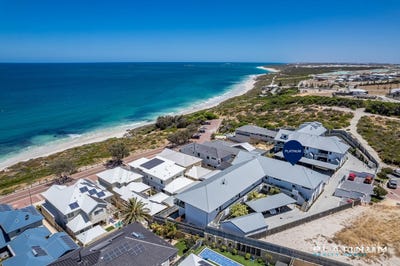 /international/au/18-17-royal-james-court-quinns-rocks-wa-150795264/