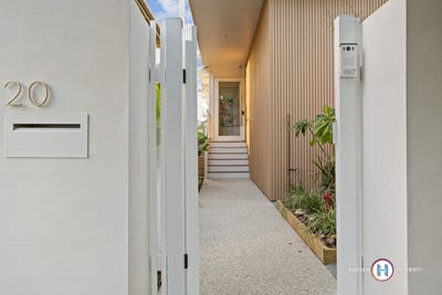 /international/au/20-ninth-avenue-sandgate-qld-151096460/